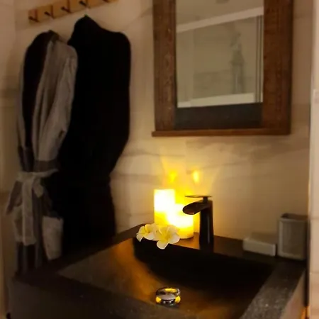 Jacuzzi Sauna Privatif Illimite Апартаменты