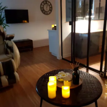 Jacuzzi Sauna Privatif Illimite Апартаменты *