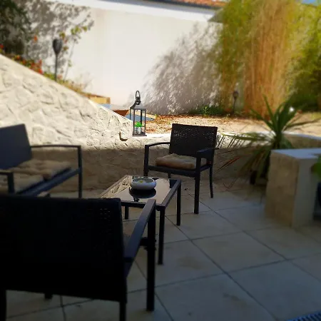 Jacuzzi Sauna Privatif Illimite Апартаменты *